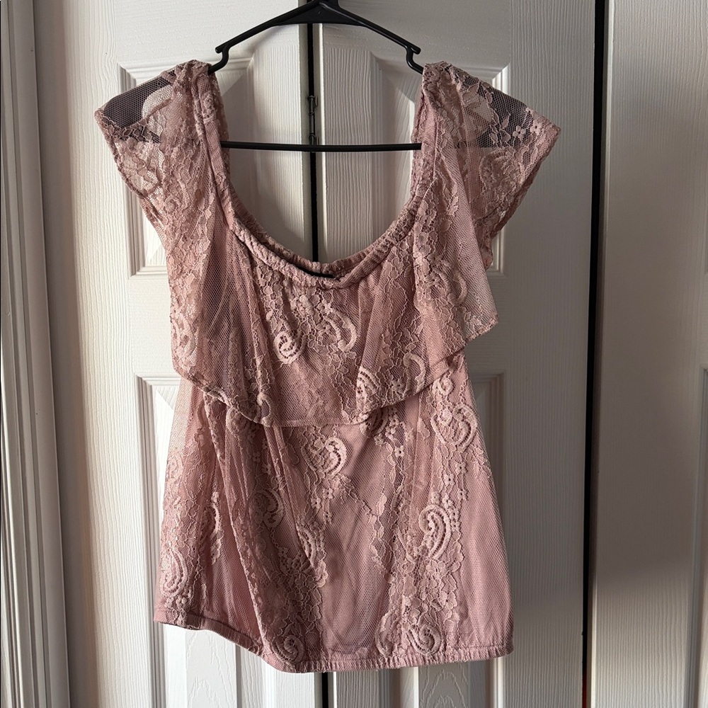 American Eagle Outfitters Lace Blouse in Dusty Pink
